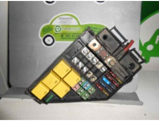 Recambio de caja reles / fusibles para mg serie 25 (rf) classic (3-ptas.) referencia OEM IAM YQE103720 1146440382801 