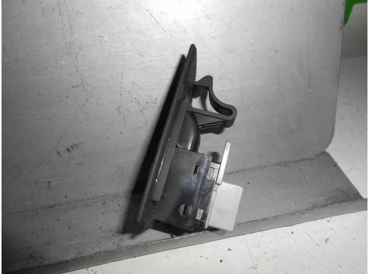 Recambio de mando elevalunas delantero derecho para audi a6 berlina (4b2) 2.5 v6 24v tdi referencia OEM IAM 4B0959855 