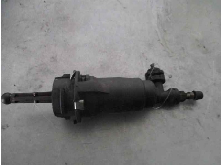Replacement clutch slave cylinder for Citroën C5 saloon 2.0 HDi OEM IAM reference 