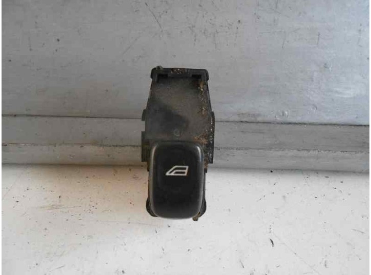 Recambio de mando elevalunas trasero derecho para volvo s60 berlina 2.4 diesel cat referencia OEM IAM 8685288 