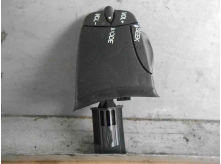 Recambio de mando radio volante para ford mondeo iii sedán (b4y) 2.0 tdci referencia OEM IAM 98AB14K147AC  