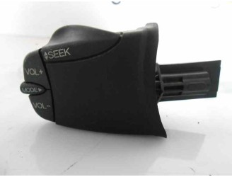 Recambio de mando radio volante para renault clio ii fase ii (b/cb0) 1.5 dci diesel referencia OEM IAM 8200058695 