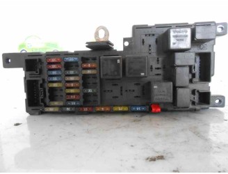 Recambio de caja reles / fusibles para volvo v70 familiar 2.4 cat referencia OEM IAM 9452993 518322110 