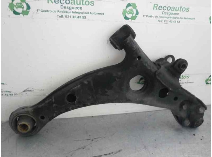 Recambio de brazo suspension inferior delantero izquierdo para toyota avensis berlina (t 22) 1.6 16v referencia OEM IAM 