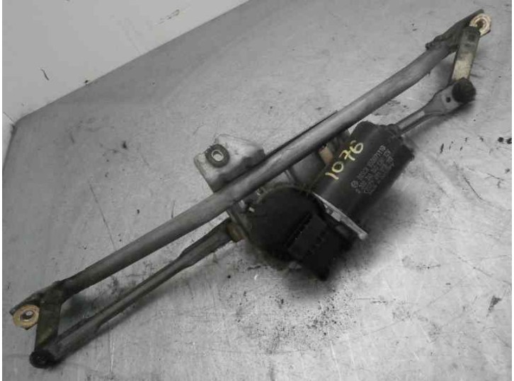 Replacement front wiper motor for Audi A6 berlina (4b2) 2.5 v6 24v tdi OEM IAM reference 0390241140 058971119 BOSCH