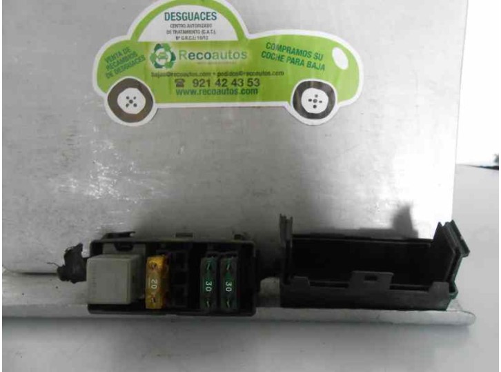 Recambio de caja reles / fusibles para opel vectra b berlina 2.0 16v cat (x 20 xev / l34) referencia OEM IAM 90504535 GM