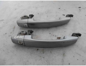 Recambio de maneta exterior delantera derecha para opel astra h berlina cosmo referencia OEM IAM  CAJA 1 