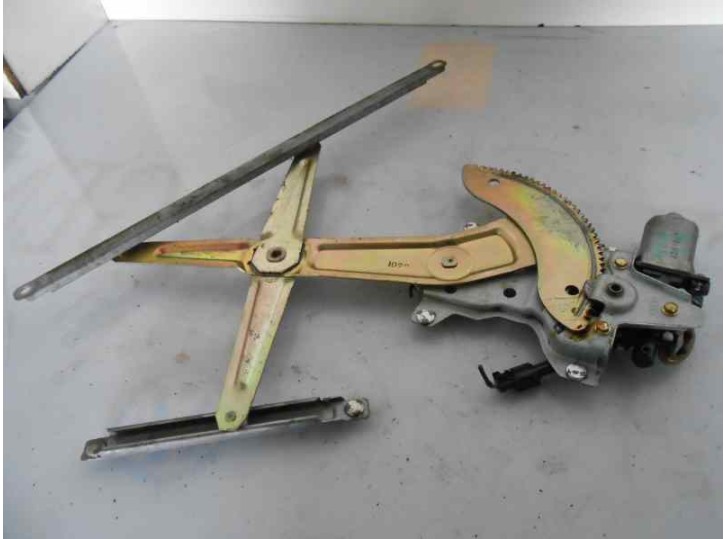 Recambio de elevalunas delantero derecho para kia carens 1.8 ls monovolumen referencia OEM IAM 2001327 2 PINES 5 PUERTAS