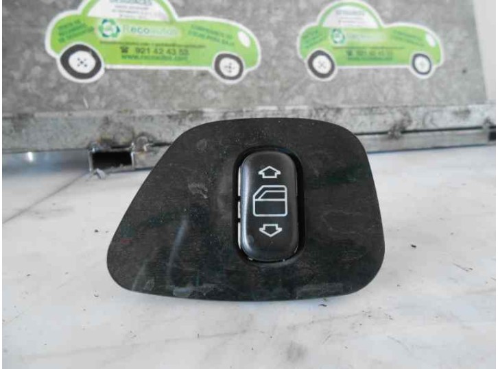 Recambio de mando elevalunas trasero derecho para mercedes-benz clase e (w210) berlina 320 (210.055) referencia OEM IAM 21082005