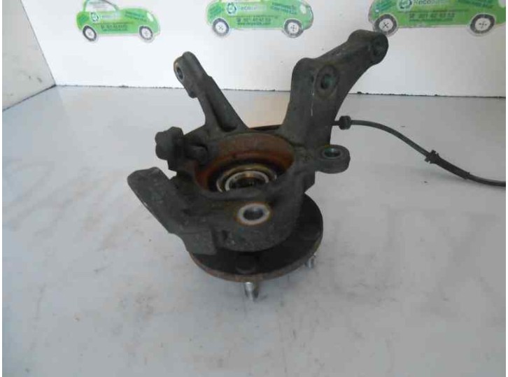 Recambio de mangueta delantera derecha para nissan almera tino (v10m) 2.0 16v cat referencia OEM IAM 40014 40014 