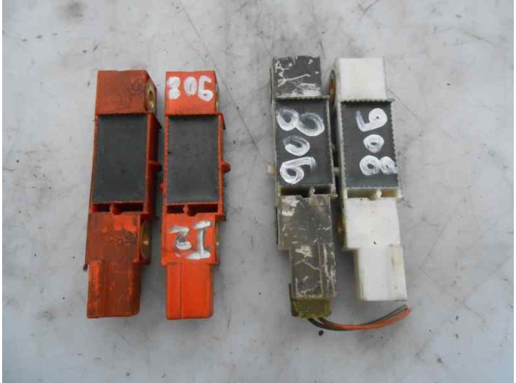 Recambio de sensor airbag para volvo xc90 2.4 diesel cat referencia OEM IAM 8651754 VOLVO