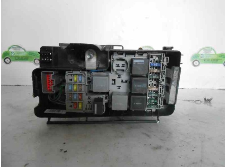 Replacement relay / fuse box for Volvo XC90 2.4 Diesel CAT OEM IAM reference 30797010 