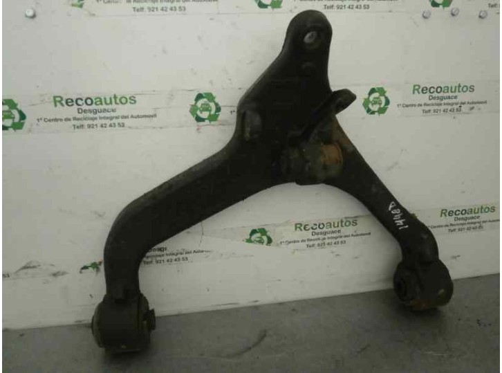 Replacement front right lower suspension arm for Chrysler Jeep Cherokee (KJ) 2.5 CRD CAT OEM IAM reference 52088772