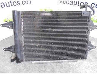 Recambio de condensador / radiador aire acondicionado para volkswagen polo (9n1) trendline referencia OEM IAM 6Q0820411E 7101902