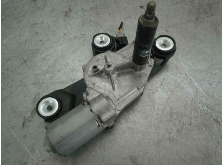 Recambio de motor limpia trasero para ford focus lim. (cb4) trend referencia OEM IAM 0390201875 0390201875 BOSCH