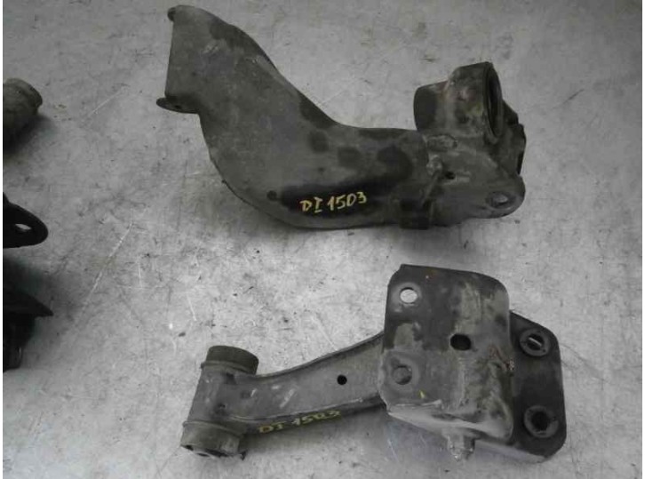 Replacement front left upper suspension arm for Nissan Primera sedan/estate (P10/W10) 2.0 16V cat OEM reference