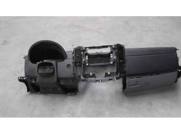 Recambio de salpicadero para mercedes-benz sprinter 02.00  caja cerrada, techo elevado referencia OEM IAM   