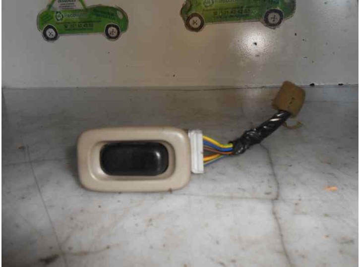 Recambio de mando elevalunas trasero derecho para mazda demio (dw) 1.4 16v cat referencia OEM IAM 