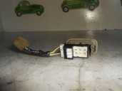 Recambio de mando elevalunas trasero derecho para mazda demio (dw) 1.4 16v cat referencia OEM IAM 