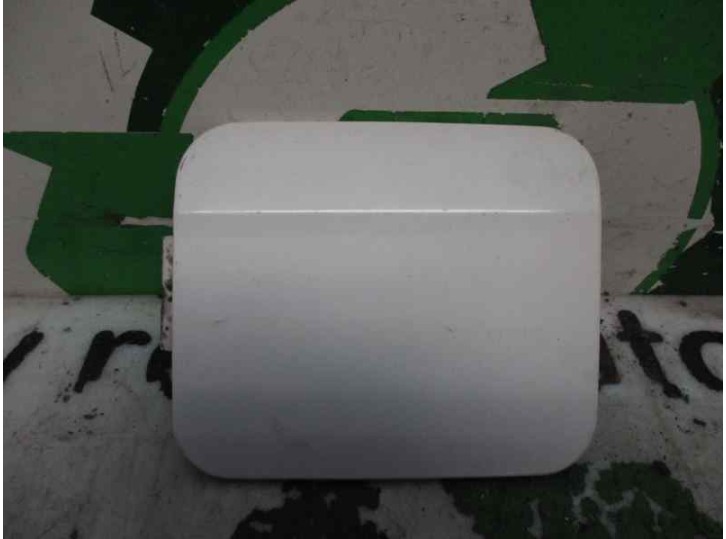 Recambio de tapa exterior combustible para kia sephia ll 1.5 cat referencia OEM IAM BLANCO