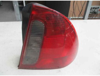 Recambio de piloto trasero derecho para mg serie 400 (rt) 414 i (4-ptas.) referencia OEM IAM XFB101000 4 PUERTAS