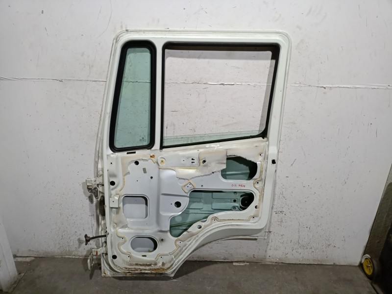 Recambio de puerta delantera derecha para nissan atleon nissan atleon referencia OEM IAM   