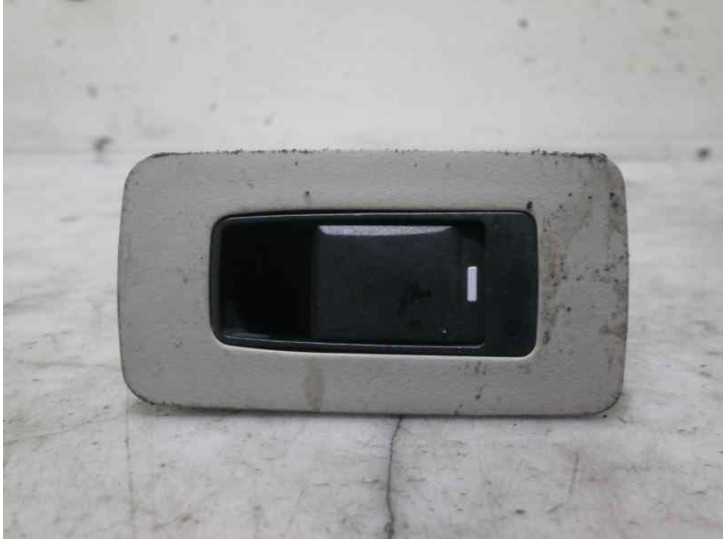 Recambio de mando elevalunas delantero izquierdo para chrysler 300 c 3.5 referencia OEM IAM 1052530AB  