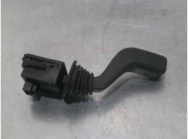 Recambio de mando luces para opel combo (corsa c) 1.7 16v cdti referencia OEM IAM 09185413 12268700 
