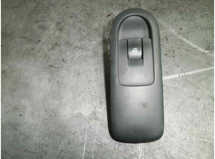 Recambio de mando elevalunas delantero derecho para renault scenic ii luxe privilege referencia OEM IAM 1560013740  