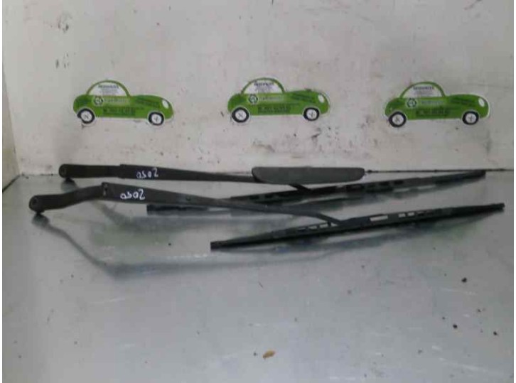 Recambio de brazo limpia delantero derecho para tata safari ex safari 2.0 referencia OEM IAM   