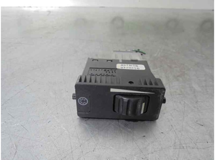 Recambio de boton regulador luces-no usar para volvo serie 960 berlina/familiar 3.0 24v cat referencia OEM IAM 9128246 
