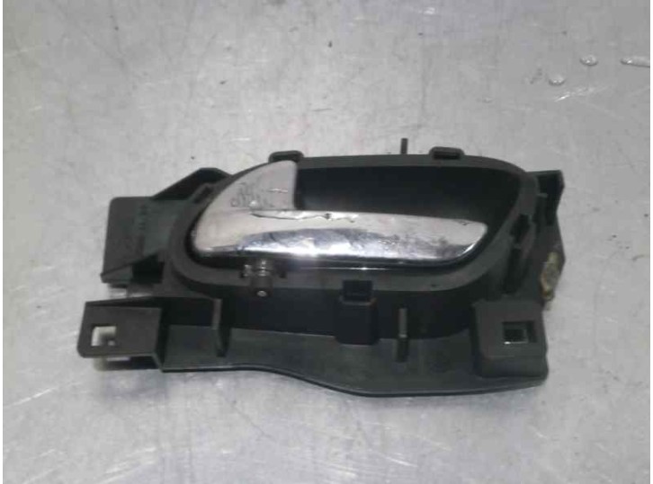 Recambio de maneta interior delantera izquierda para peugeot 407 2.0 16v cat referencia OEM IAM  CAJA 6 