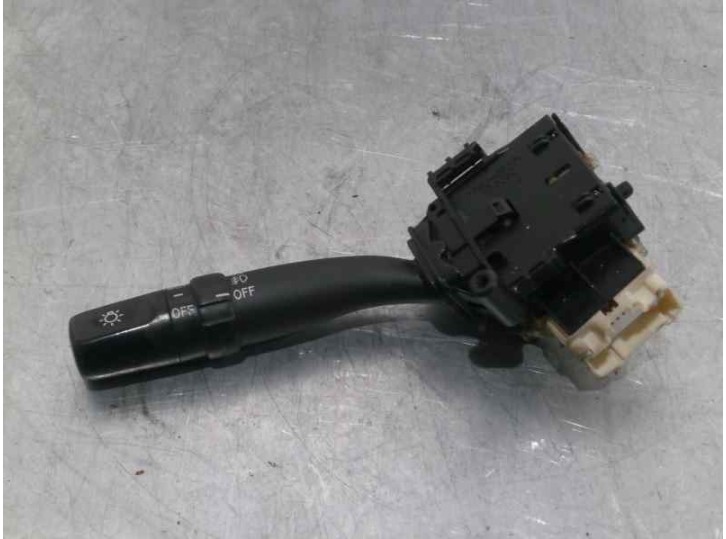 Recambio de mando luces para toyota avensis wagon (t25) 2.0 d-cat referencia OEM IAM 