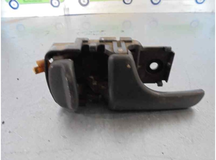 Recambio de maneta interior delantera izquierda para nissan terrano/terrano.ii (r20) 2.7 turbodiesel referencia OEM IAM CAJA 5 