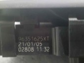 Replacement front right window switch for Peugeot 307 Break / SW (S1) 2.0 HDI CAT OEM IAM reference 96351625XT 02808 