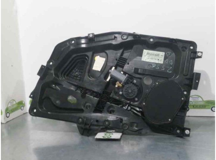 Recambio de elevalunas delantero derecho para ford fiesta (cbk) ambiente referencia OEM IAM 1546517 2 PINES 5 PUERTAS