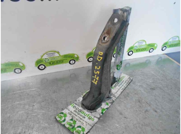 Recambio de brazo suspension inferior delantero derecho para opel corsa b city referencia OEM IAM 