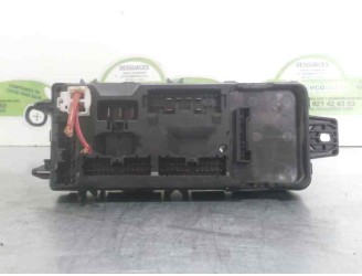 Recambio de caja reles / fusibles para volvo s40 berlina 1.8i referencia OEM IAM 9729G05 