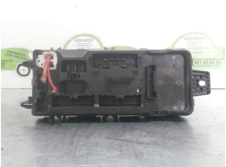 Recambio de caja reles / fusibles para volvo s40 berlina 1.8i referencia OEM IAM 9729G05 