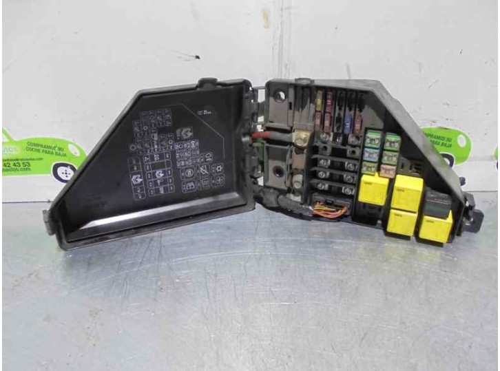 Recambio de caja reles / fusibles para mg serie 25 (rf) classic (5-ptas.) referencia OEM IAM YQE103730 