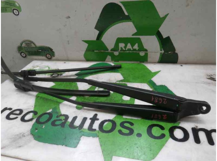Recambio de brazo limpia delantero derecho para renault modus 1.5 dci diesel referencia OEM IAM 7701057638 