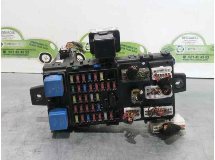 Replacement relay / fuse box for Hyundai Santa Fe (SM) 2.4 CAT OEM IAM reference 9118826104 03504D 