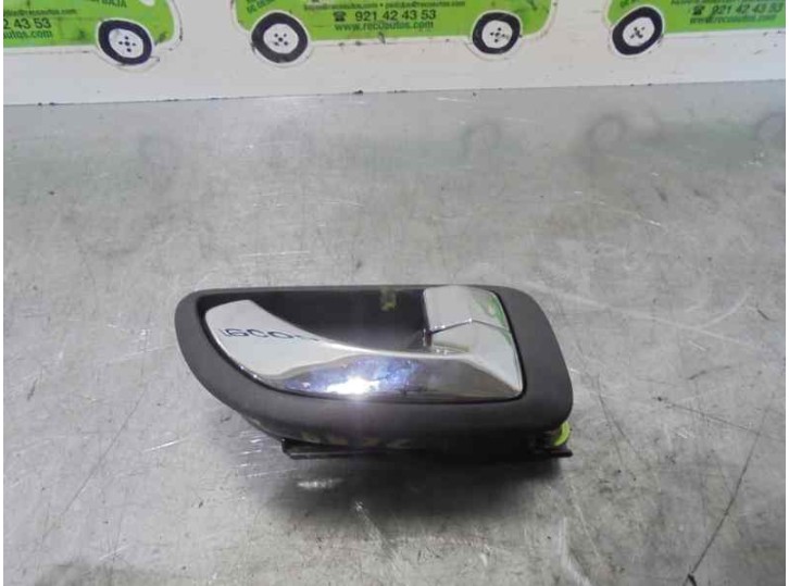 Replacement rear right interior door handle for Hyundai Santa Fe (SM) 2.4 CAT OEM IAM reference 8366026000 BOX 3 