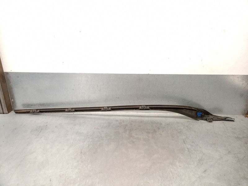 Recambio de molduras delanteras para volvo v60 i (155) 1.6 drive referencia OEM IAM 31335865 31335865 