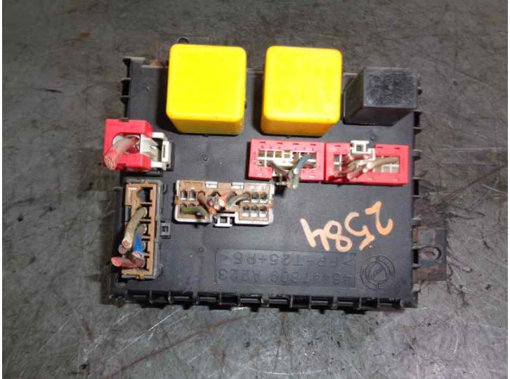 Recambio de caja reles / fusibles para alfa romeo 156 (116) 1.9 jtd cat referencia OEM IAM 46447809 A223 