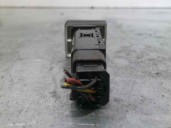 Replacement rear window button for Kia Carens 2.0 Turbodiesel CAT OEM IAM reference 