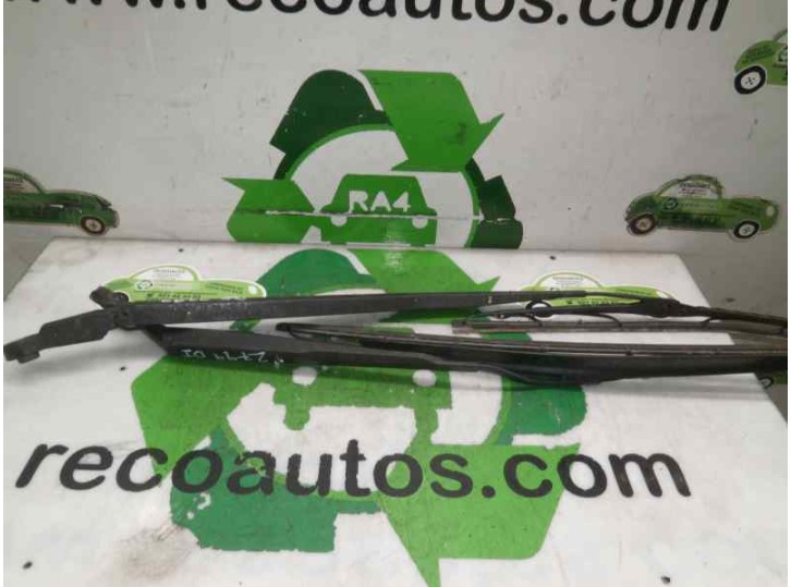 Replacement front right wiper arm for Nissan Primera sedan (P12) 1.9 16V turbodiesel cat OEM IAM reference 28886AU3