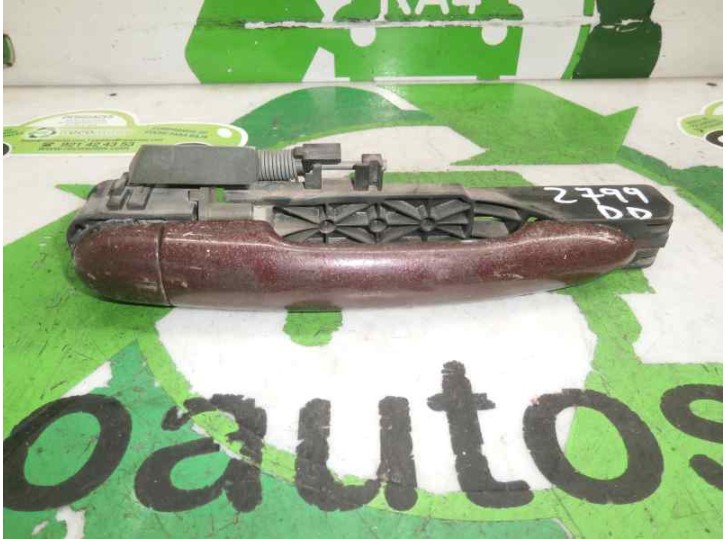 Replacement front right exterior door handle for Nissan Primera berlina (P12) 1.9 16V turbodiesel cat OEM IAM reference 80642