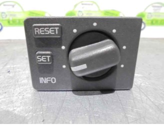 Recambio de mando para volvo s40 berlina 1.8i referencia OEM IAM 30857598C 