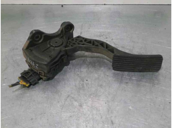 Recambio de potenciometro pedal para hyundai i30 1.6 crdi cat referencia OEM IAM 070817J0300  